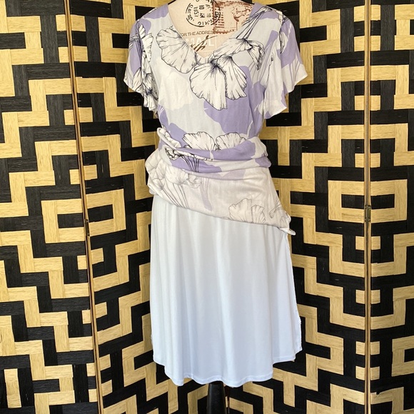 Flutter Sleeve Dress - Picture 4 of 6